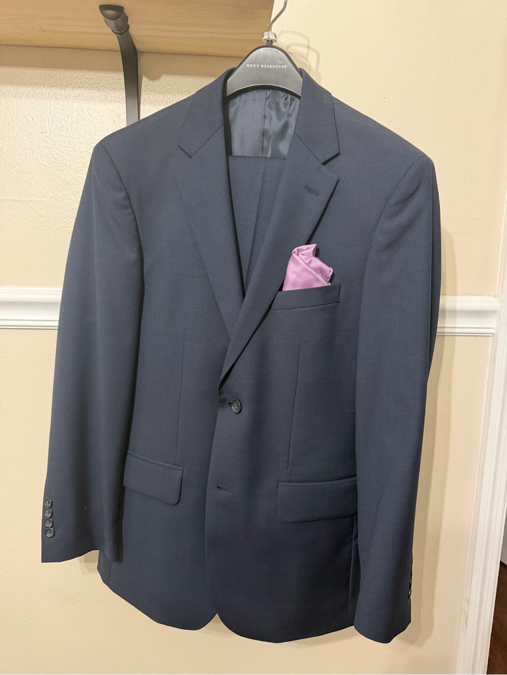 Navy Single-Breasted Suit Blazer and twith Pocket Square and Pants